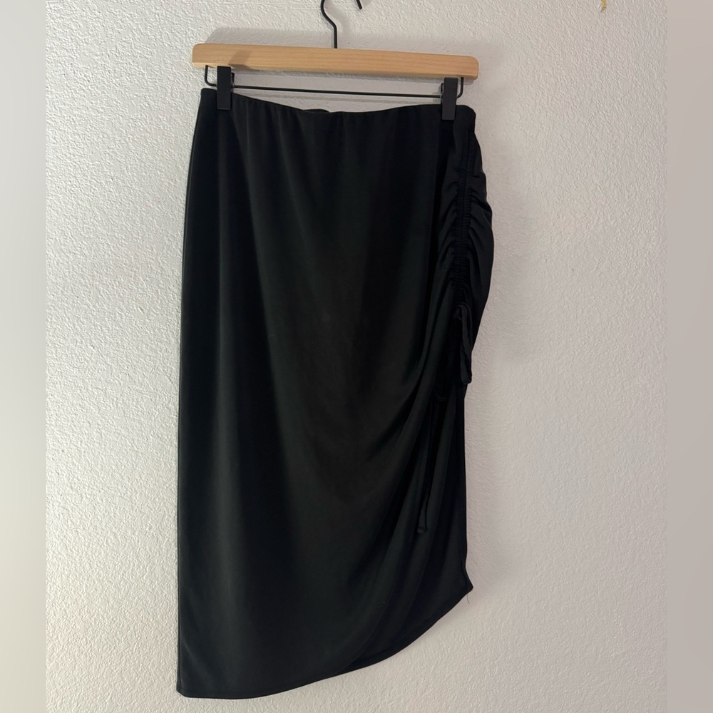 Black Women's Skirt Ruched on the left side